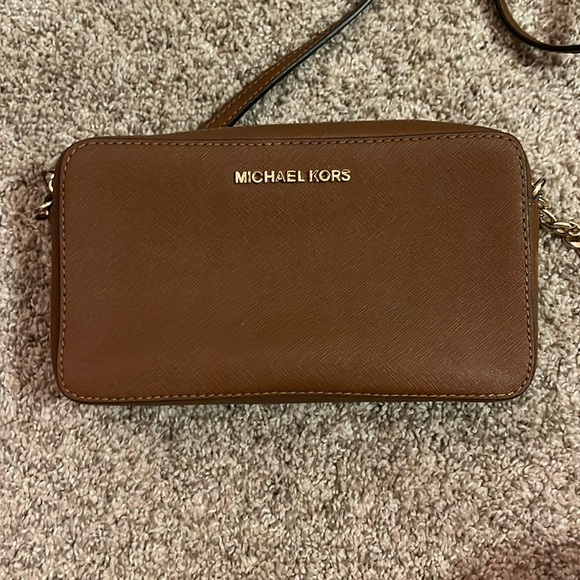 Michael Kors cross body bag - Picture 1 of 3